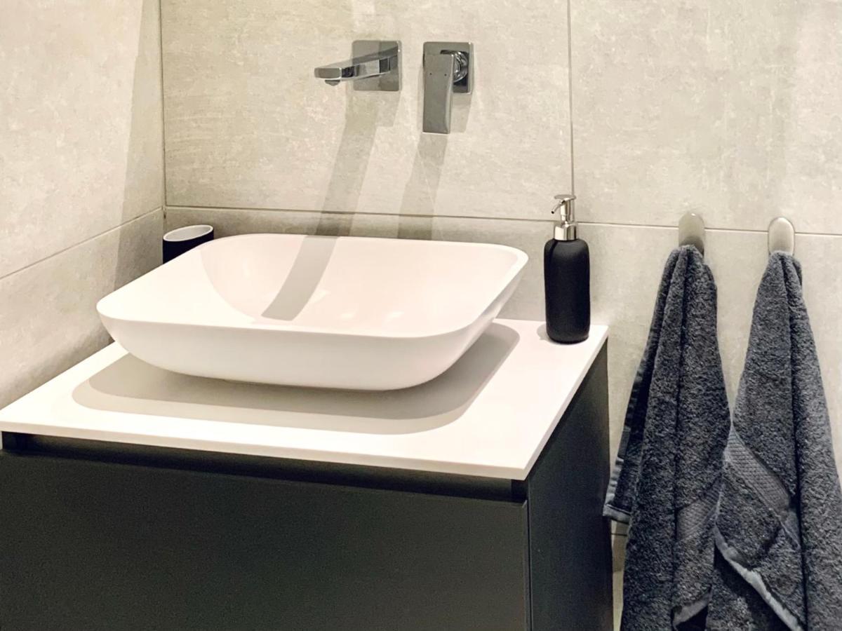 Quiet Studio In Riga City Centre - Self Check-In, Walkable To Major Attractions ภายนอก รูปภาพ